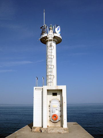 滑川港防波堤灯台