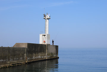 滑川港防波堤灯台