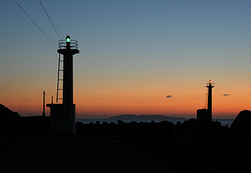 鼠ケ関港東防波堤灯台